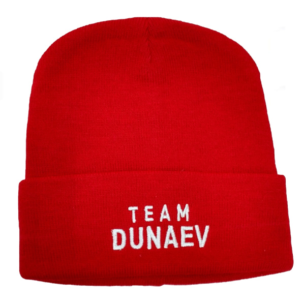 Шапка красная с отворотом "Тeam DUNAEV" Шапка красная с отворотом "Тeam DUNAEV"