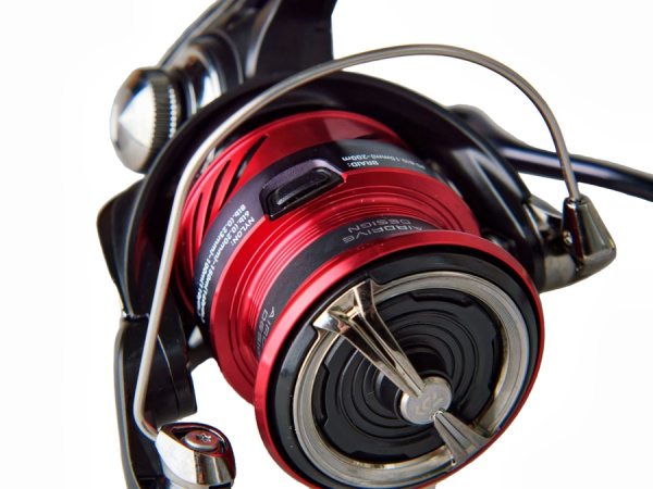 Катушка Daiwa 23 NINJA LT2500 Катушка Daiwa 23 NINJA LT2500